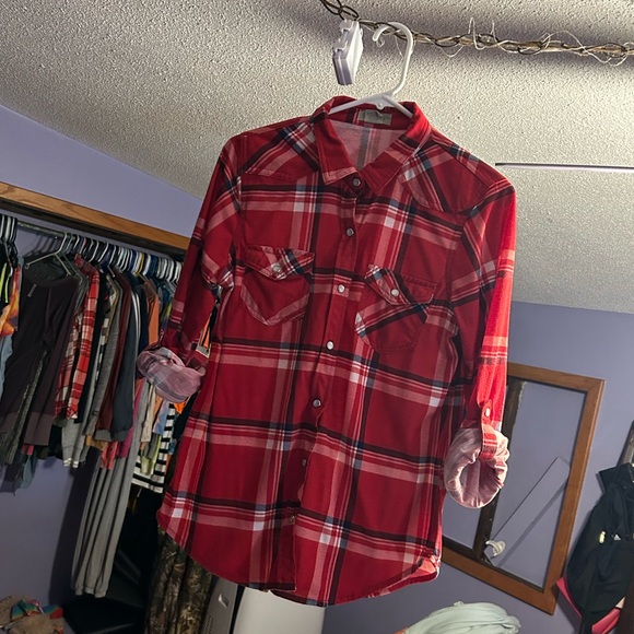 Flannel button up super soft material - Picture 3 of 3